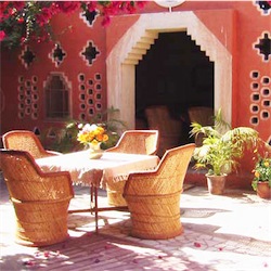 Initiation to traditional Arts & Crafts in Rajasthan in India, with Ecolodge homestay