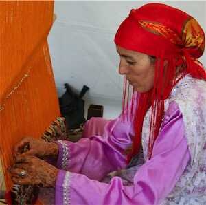 Aliore | Carpet weaving workshop at the Riad Ma Bonne Etoile, Morocco