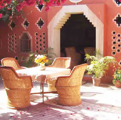 Aliore | Initiation to traditional Arts & Crafts in Rajasthan in India, with Ecolodge homestay