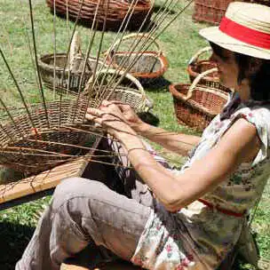 Aliore | Traditional basket making workshop in Uzès, South of France