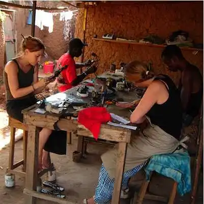 Aliore | Workshop in bronze in Burkina Faso