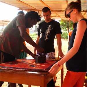 Aliore | Creative workshop in Togo: Batik, Sculpture, Painting