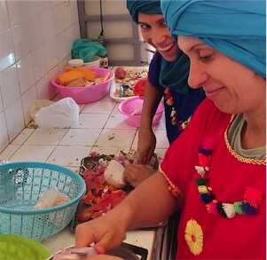 Aliore | Cours de cuisine dans une famille berbère, Maroc