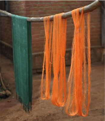 Aliore | Silk weaving in Madagascar